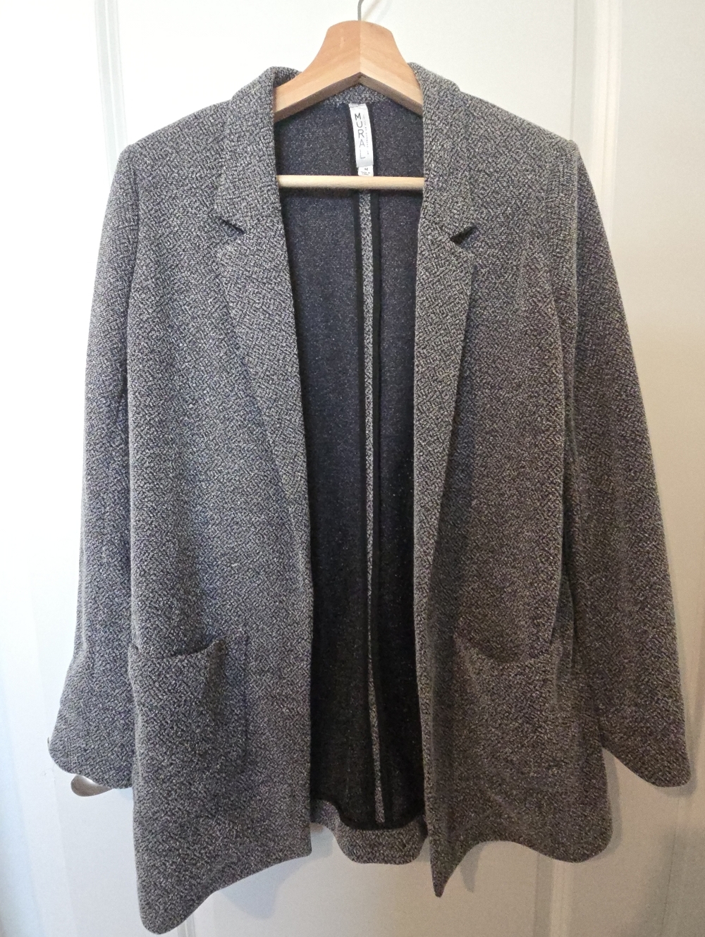 MURAL. Gray Textured Open Blazer